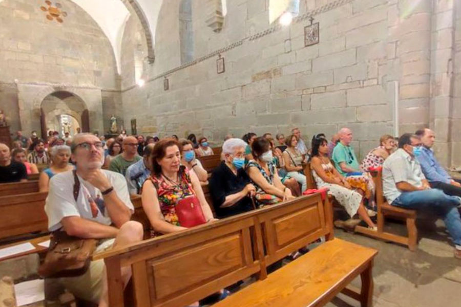 La Música de Huckleberry llena de ecos Indies la Iglesia Románica de Santa Marta
